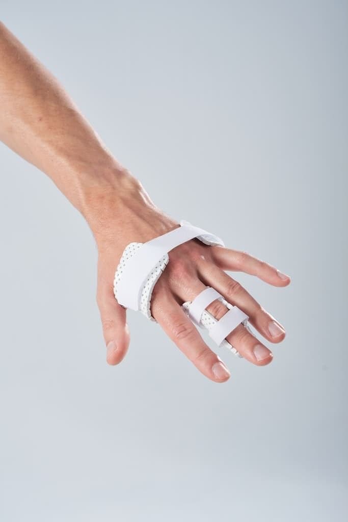 Thermoplastic Finger Splint (Tubular Shape) - Azot medical device image 3