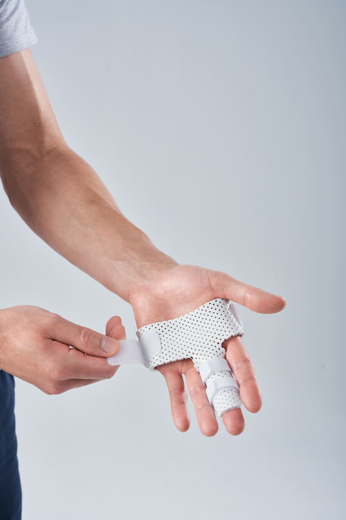 Thermoplastic Finger Splint (Tubular Shape) - Azot medical device image 1