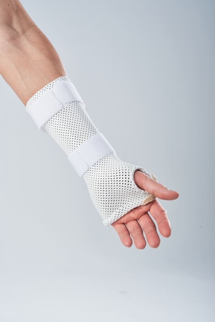 Thermoplastic Wrist Splint (Tubular Shape) - Azot medical device image 1